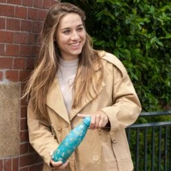 IZY Bottles X Van Gogh Museum - Amandelbloesem | 500 ML | Thermosfles | Drinkfles | Waterfles | Schoolfles | Isoleerfles | Beker | Drinkbeker | Koud | Warm | Fles | Back To School | 500ml -Beste Koffie Winkel 1200x1200 196