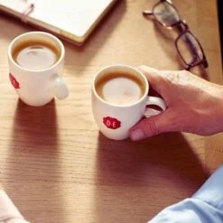 Douwe Egberts Aroma Rood Oploskoffie - 6 X Pot Van 200 Gram 10 Douwe Egberts Aroma Rood Oploskoffie - 6 X Pot Van 200 Gram -Beste Koffie Winkel 1200x1200 584