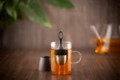 AdHoc Floatea Drijvend Thee-ei - H 130mm - Zwart 24 AdHoc Floatea Drijvend Thee-ei - H 130mm - Zwart -Beste Koffie Winkel 1200x800 14