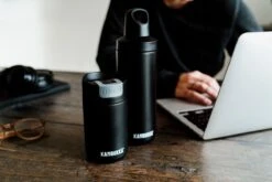 Kambukka Olympus Thermosbeker 300 Ml - Makkelijk Reinigen - Lekvrije Koffiebeker - RVS - Jet Black -Beste Koffie Winkel 1200x800 28