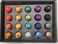 Koffie Proeverij Pakket Met 20 Stuks Verschillende Smaken En Mystery Card 'Enjoy The Sweet Moment' Met Persoonlijke (video) Boodschap | Verjaardag | Sinterklaas | Kerstpakket | Vaderdag | Moederdag | Jubileum | Valentijnsdag -Beste Koffie Winkel 1200x899 12