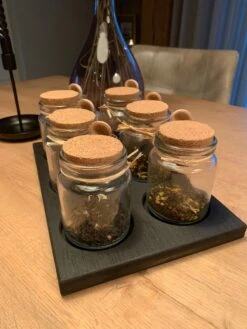 Theeplank Black Edition Met 6 Potjes En Houten Lepel Voor Thee Theeplateau ( Vervanger Van Theedoos ) MeubelZwagerij -Beste Koffie Winkel 900x1200 7